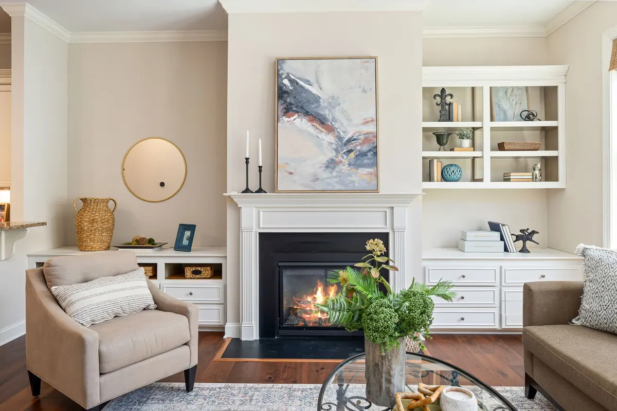 Wood Fireplace vs. Gas Fireplace: Which Is Better for Winter Heating?